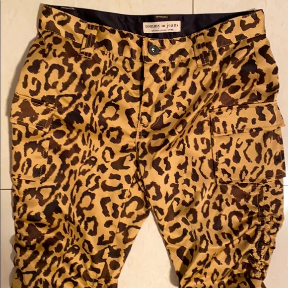 TOMMY HILFIGER cheetah leopard silk poly pants New - Picture 1 of 7